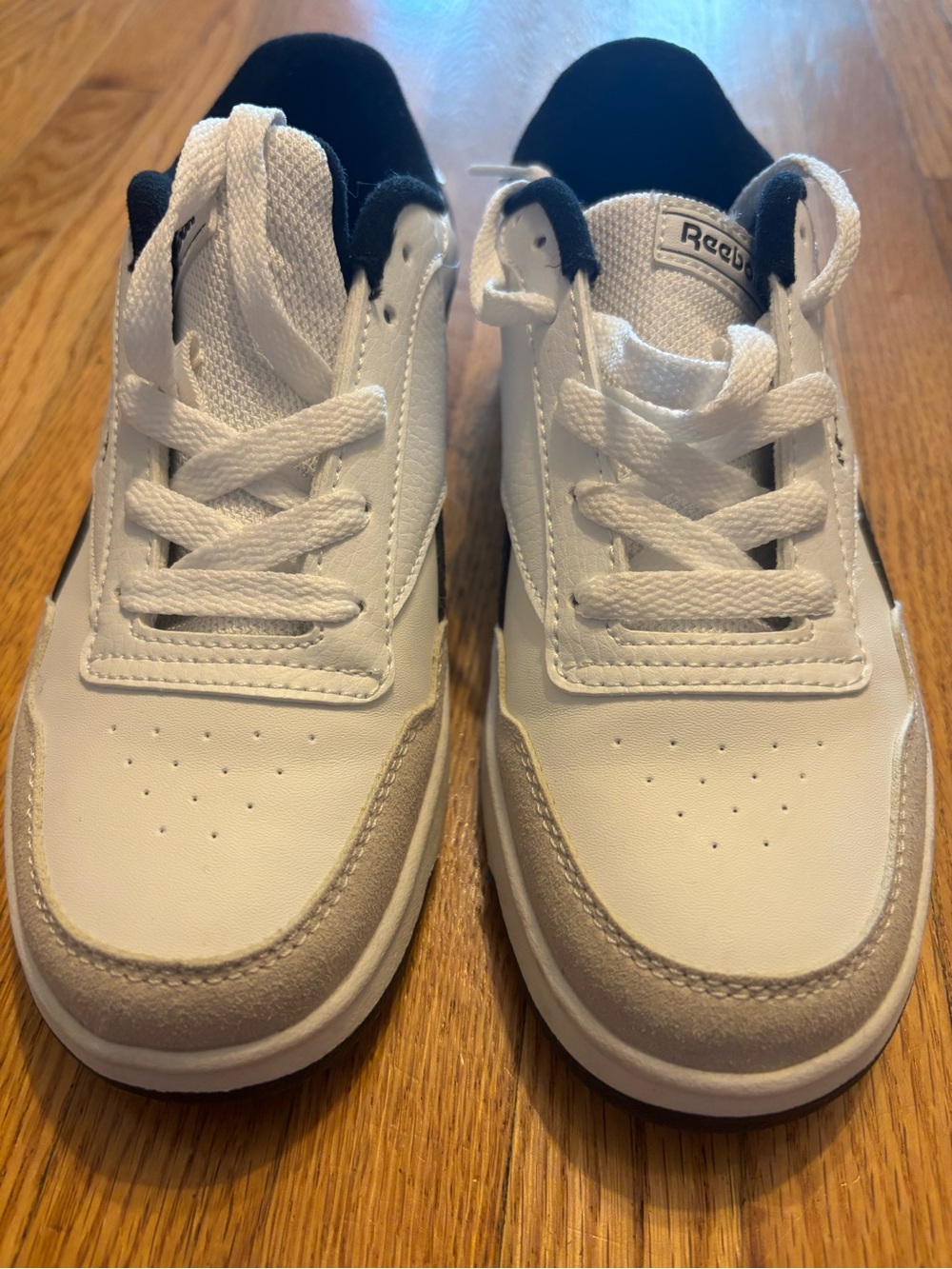 NWOB Reebok Kids' White and Black Casual Sneakers - sz 3